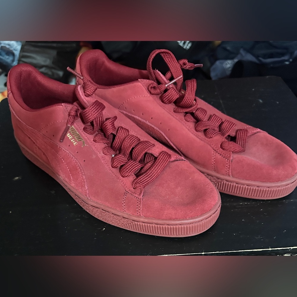 Puma suede velvet Burgundy red Cordovan lace up sneaker women’s US 10 / UK 9